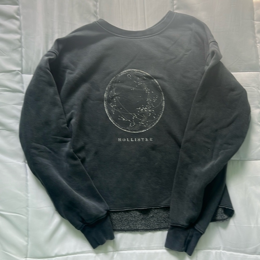 Hollister grey sweater. Small